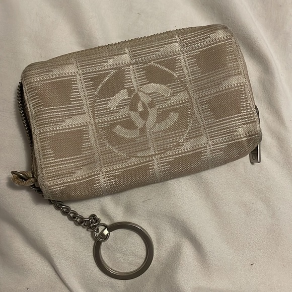 Chanel sport pouch wallet - Picture 2 of 8